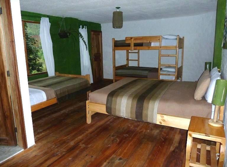 La Casa Verde Eco Guest House Banos  Bilik gambar